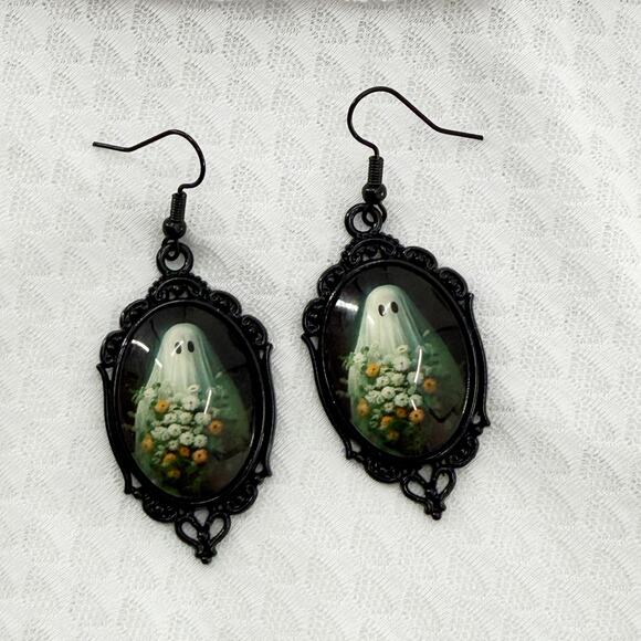 Ghost Portrait Dangle Earrings, Spooky Halloween Jewelry, Novelty Earrings - Picture 1 of 4